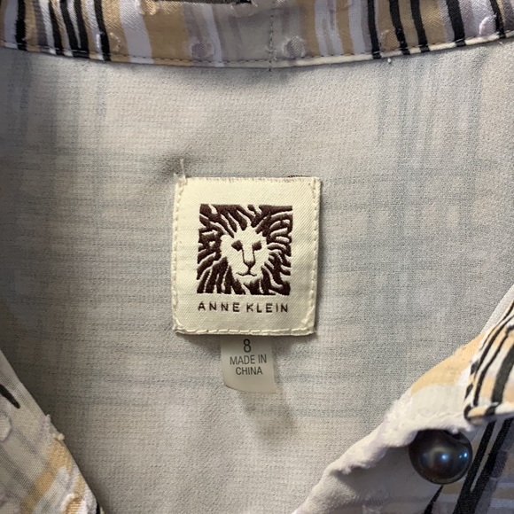 High neck dress. - Picture 3 of 4